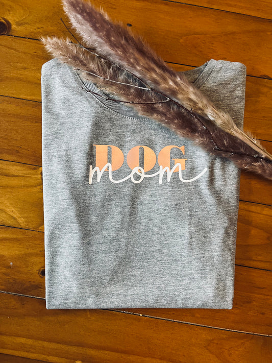 T-Shirt „Dog mom“ grau